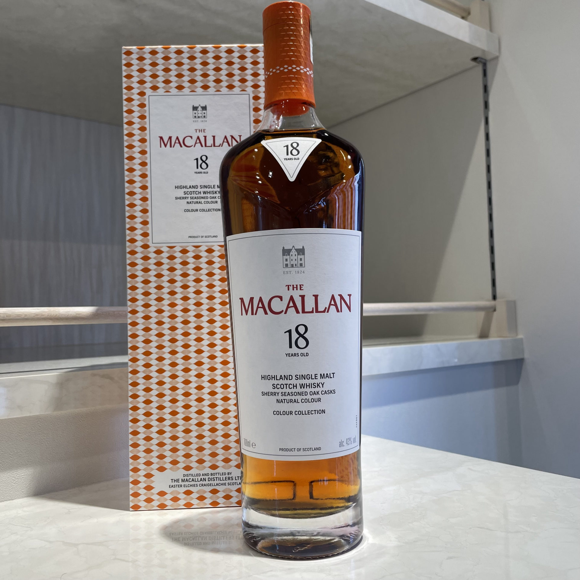 ◇注目! マッカラン 18年 1969 750ml 43% スコッチ マッカラン 18年のYahoo!オークション(旧ヤフオク!)の相場・価格を見る