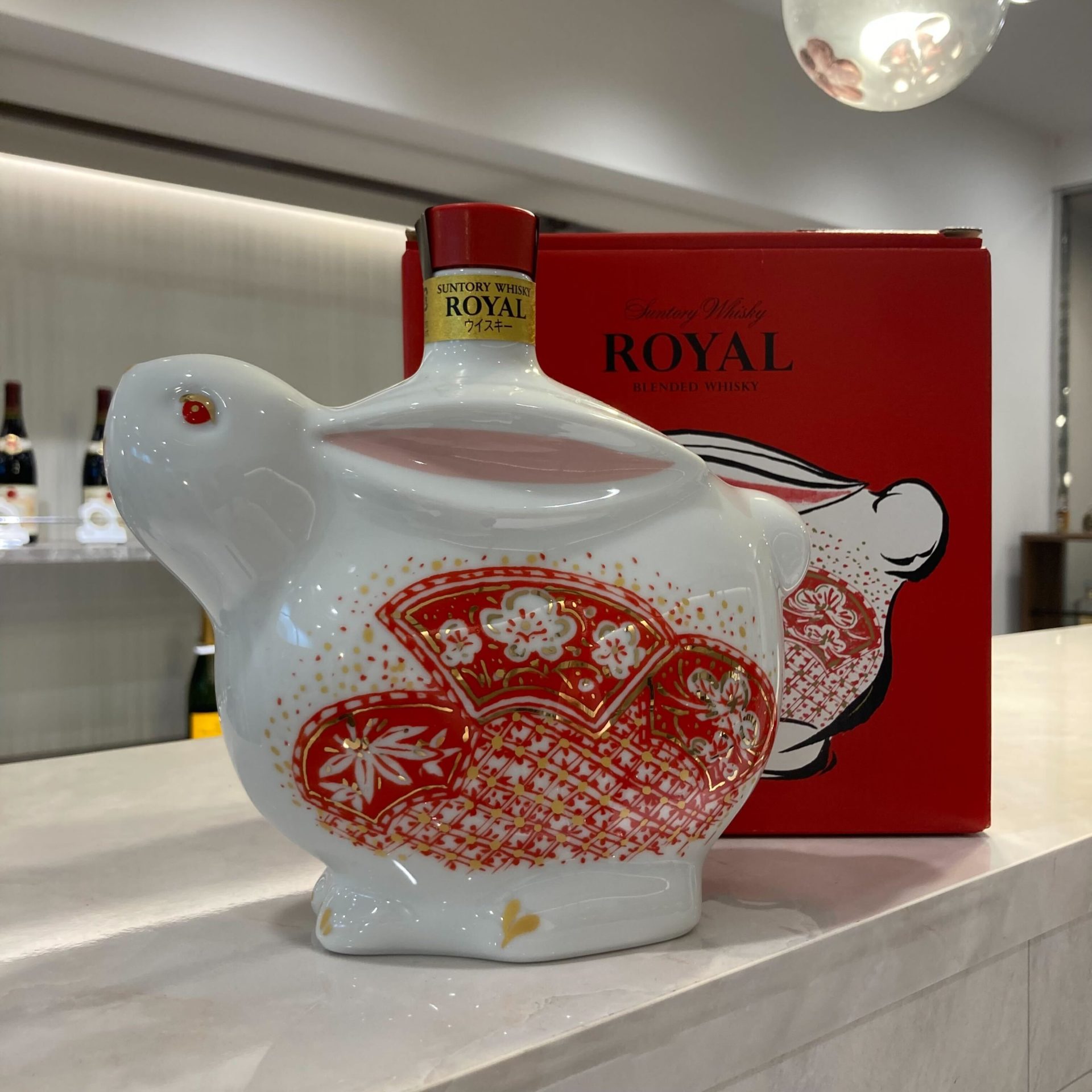 サントリー ローヤル 干支ボトル 卯歳 2023 陶器 600ml