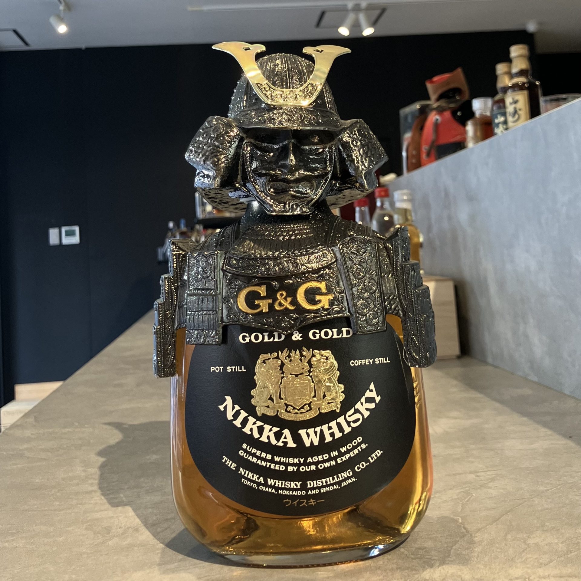 ★古酒★甲冑 ボトルカバー付NIKKA WHISKY GOLD&GOLD G&G 750ml 未開栓 保管品 　 未開栓古酒 甲冑鎧兜 G＆G NIKKA WHISKY大阪城築城400年記念