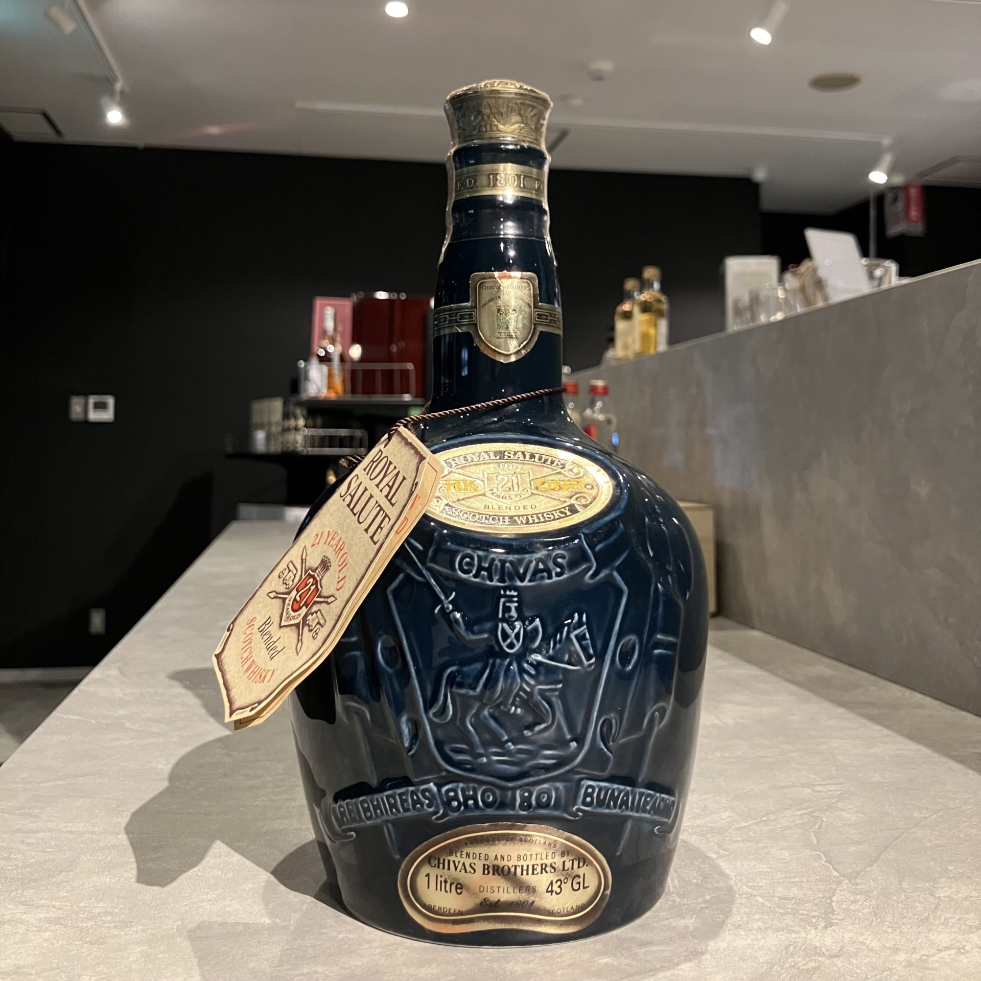 【未開栓】CHIVAS シーバス ROYAL SALUTE ロイヤルサルート 21年 赤 陶器ボトル ウィスキー スコッチ 1L（1000ml） 43% 箱付 [502-agjj] 古酒 Chivas Royal Salute シーバスロイヤルサリュート21年 CHIVAS