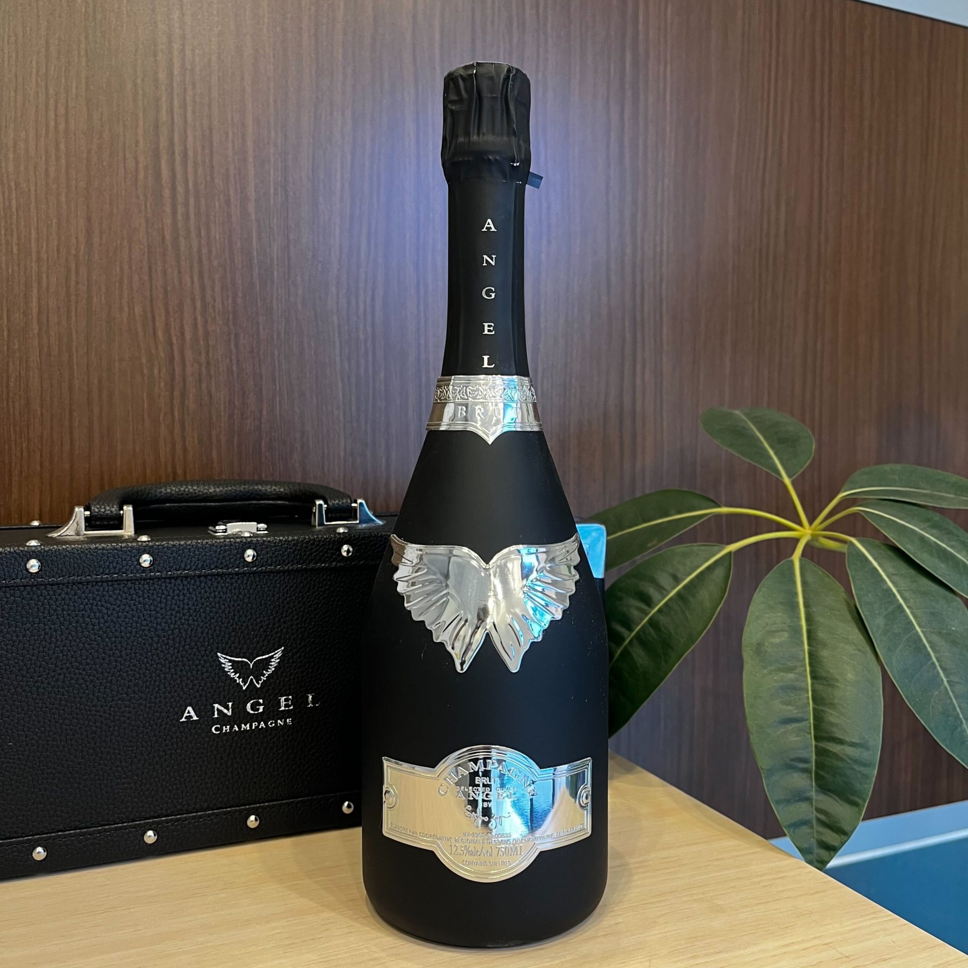 買取実績】エンジェル・シャンパーニュ ブリュット ブラック 750ml  