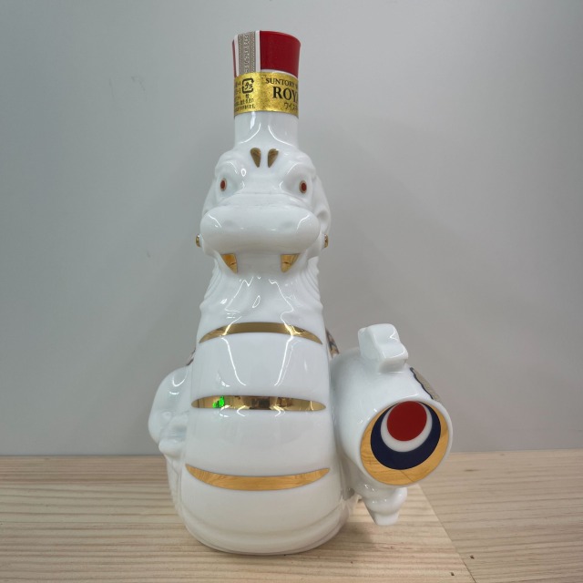 買取実績】サントリー ローヤル 2024 干支ボトル 辰歳 陶器 600ml : お  