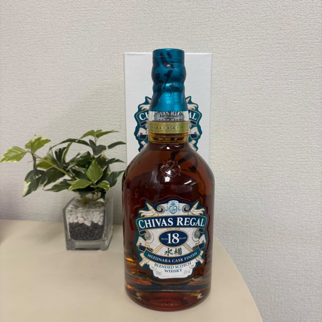 シーバス・リーガル ミズナラ 18年 700ml