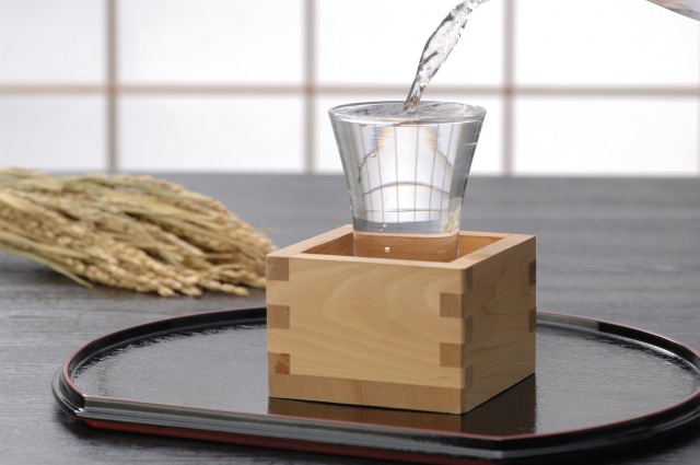 兼八の定価はいくら？プレミア焼酎と言われる理由や定価で買う方法を解説！