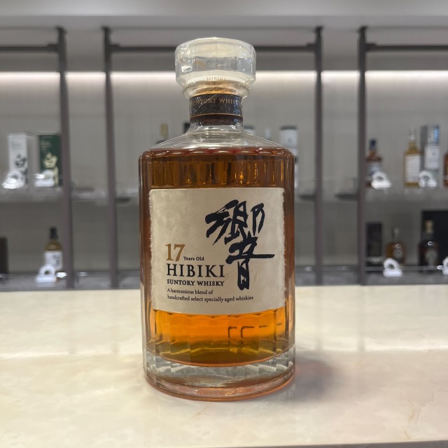 サントリー 響 17年 700ml