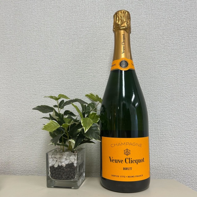 ヴーヴ・クリコ イエローラベル 新ラベル750ml