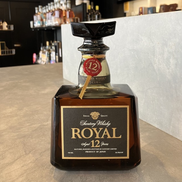 サントリー ローヤル 12年 黒ラベル 700ml