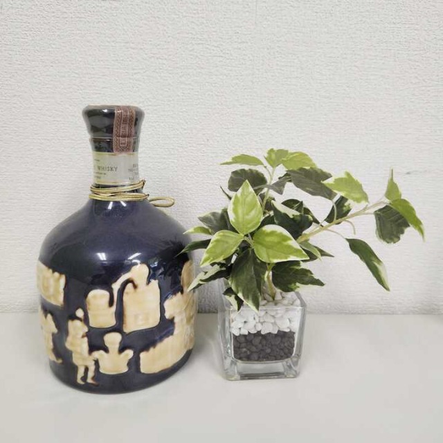 サントリー ザ・ウィスキー 有田焼 陶器ボトル 750ml