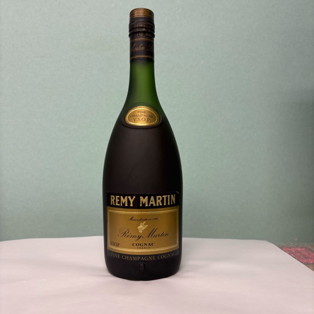 レミーマルタン VSOP フィーヌ シャンパーニュ 金エンブレム 700ml