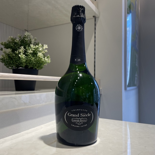 ローラン・ペリエとは？特徴・ラインナップ・定価を紹介