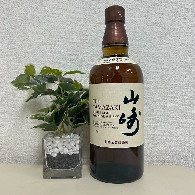 山崎ウイスキーの定価は？種類別の定価や購入可能場所を紹介