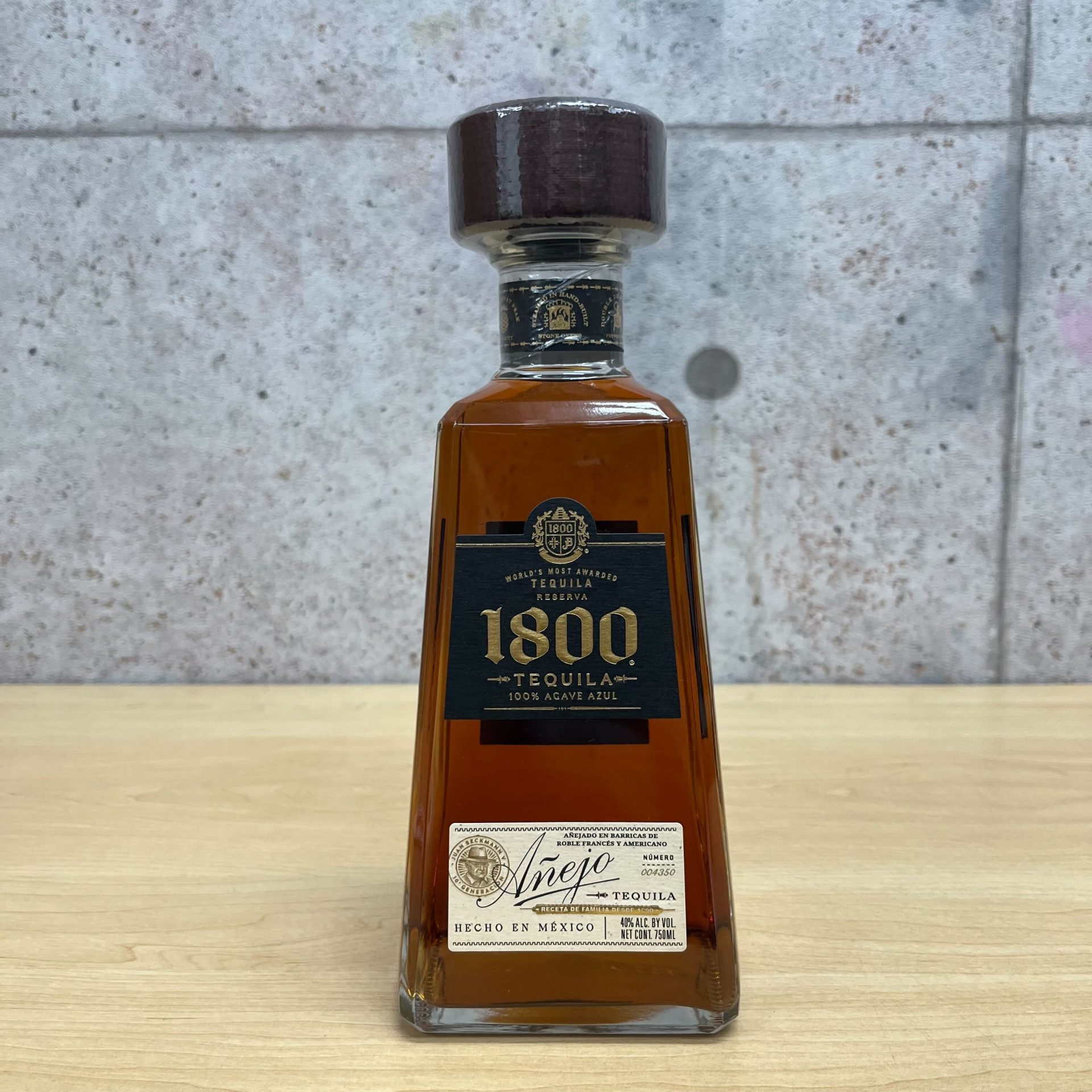 ホセ クエルボ 1800 アネホ 750ml