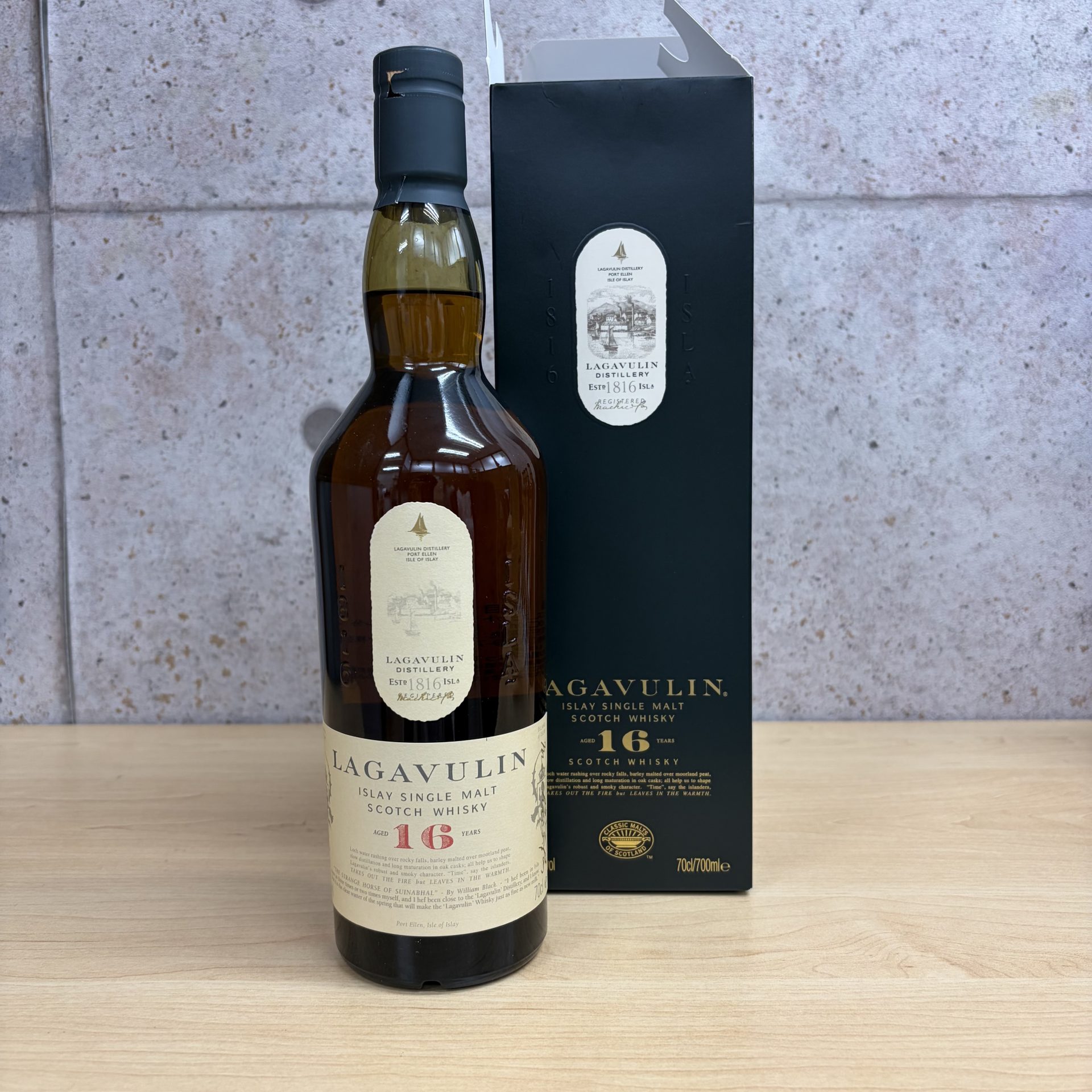 ラガヴーリン 16年 700ml