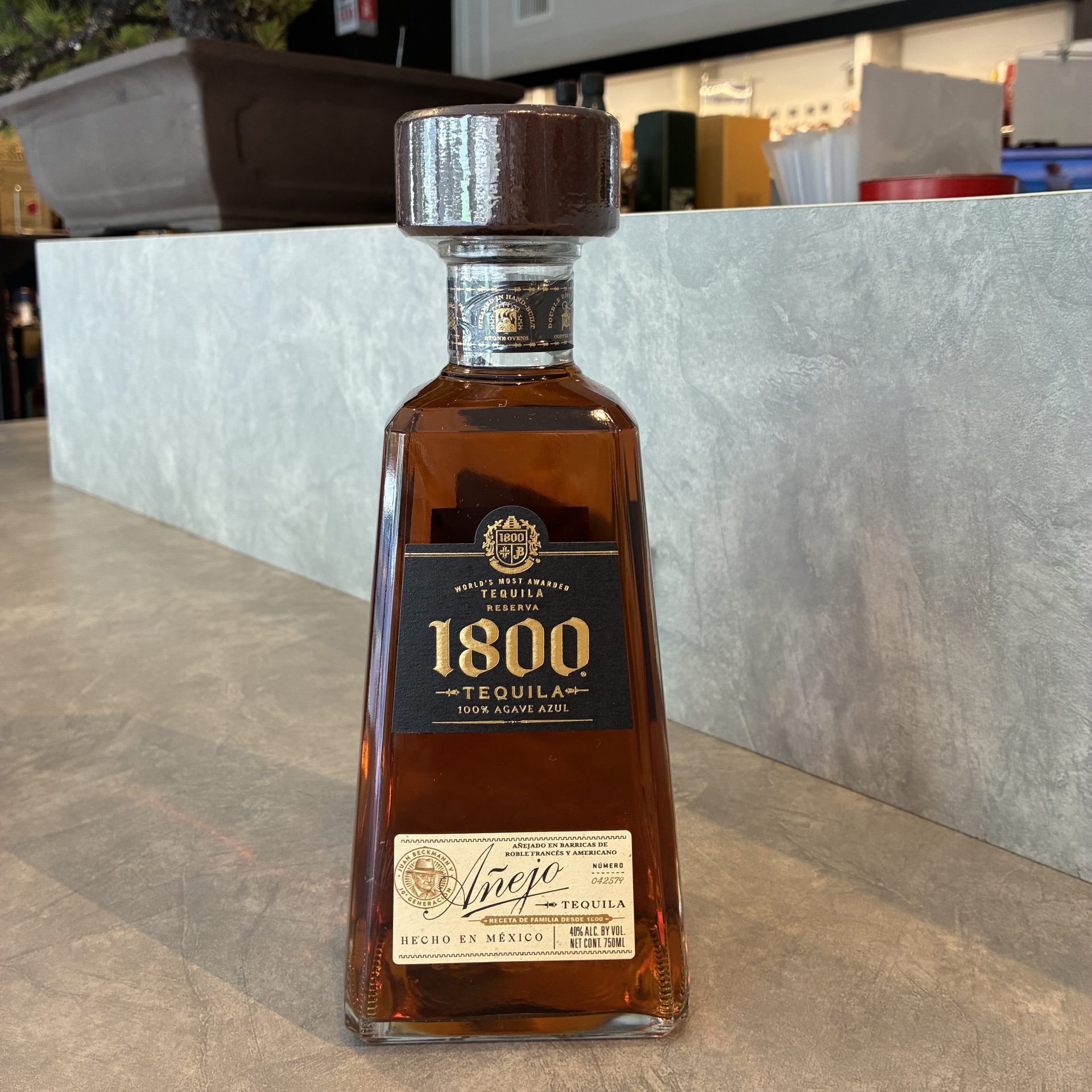 ホセ クエルボ 1800 アネホ 750ml
