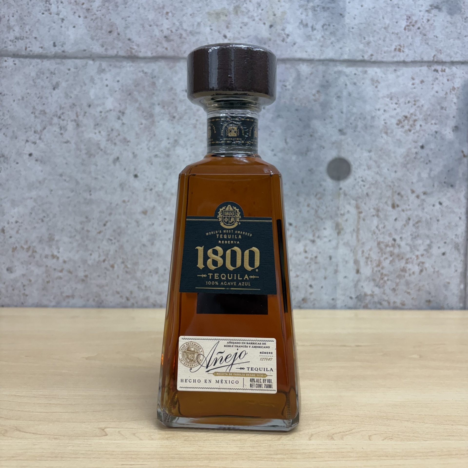 ホセ クエルボ 1800 アネホ 750ml