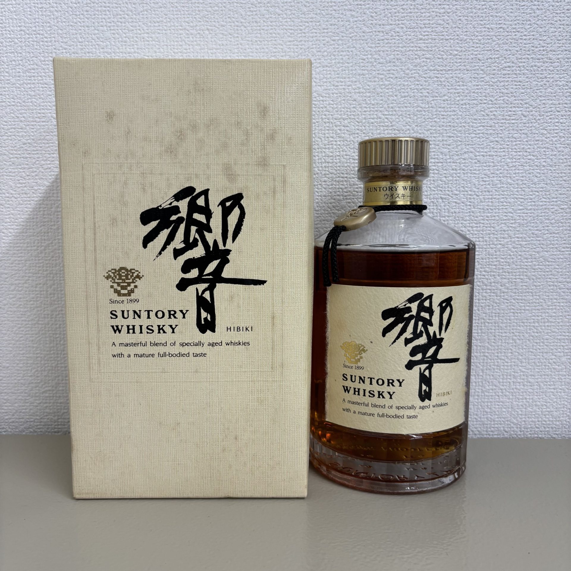 サントリー 響 裏ゴールド 金キャップ 700ml